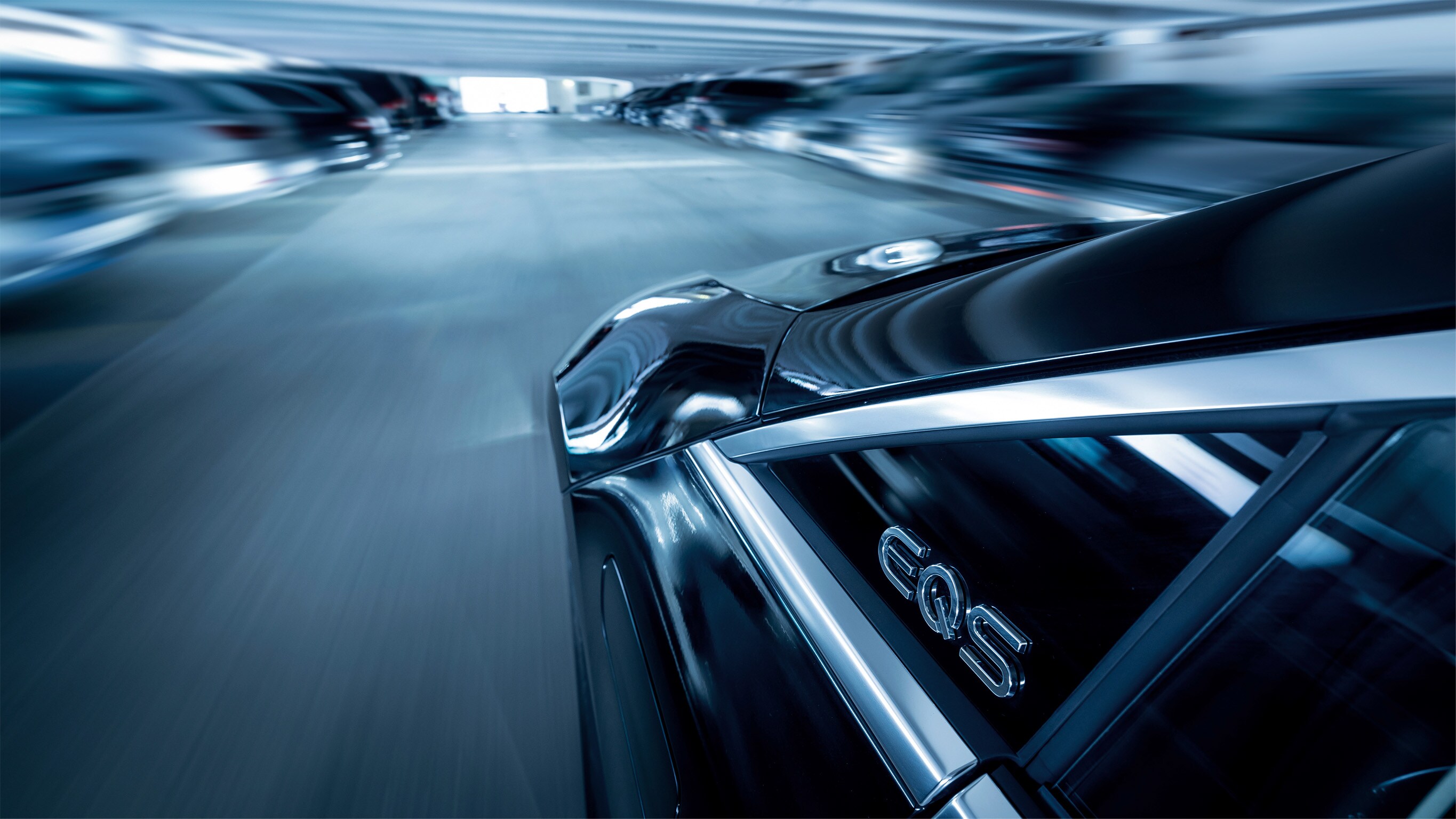 Wereldprimeur: bestuurderloos parkeren Wereldprimeur: bestuurderloos parkeren