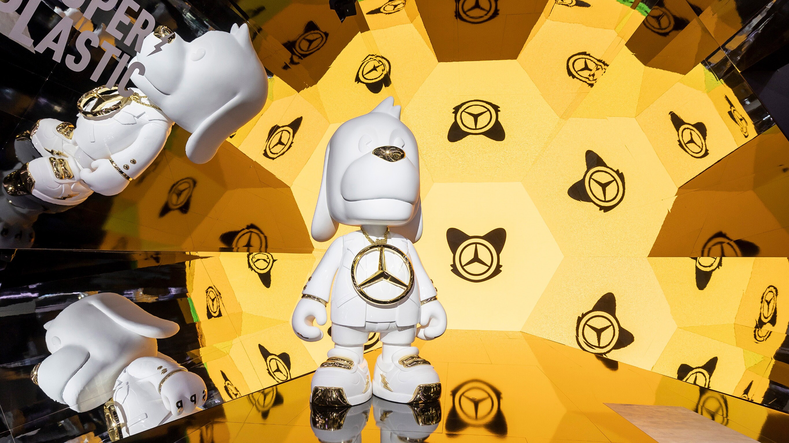 Mercedes-Benz en Superplastic creëren SUPERTECKEL Mercedes-Benz en Superplastic creëren SUPERTECKEL