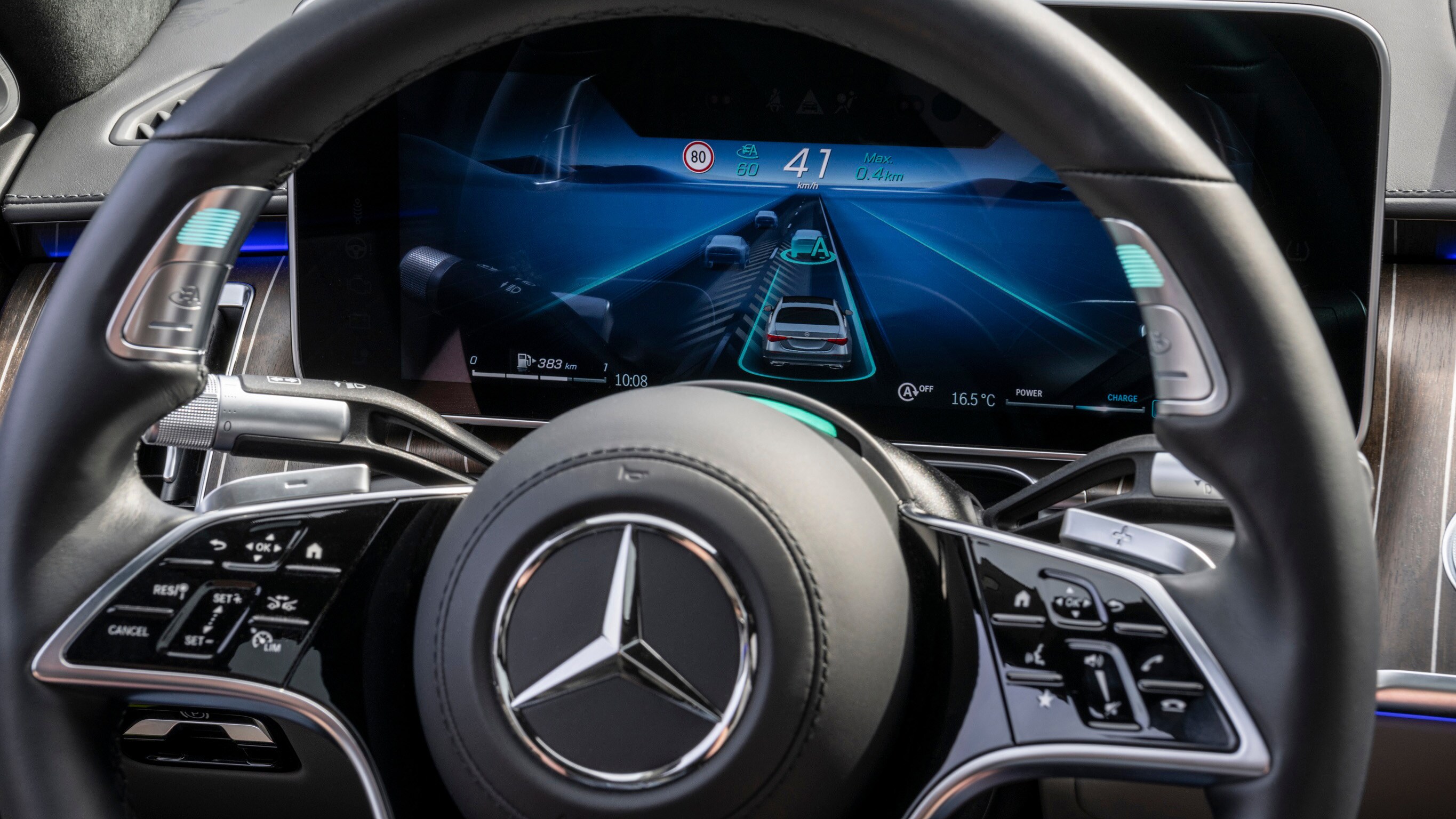 Wereldprimeur: geautomatiseerd rijden Wereldprimeur: geautomatiseerd rijden