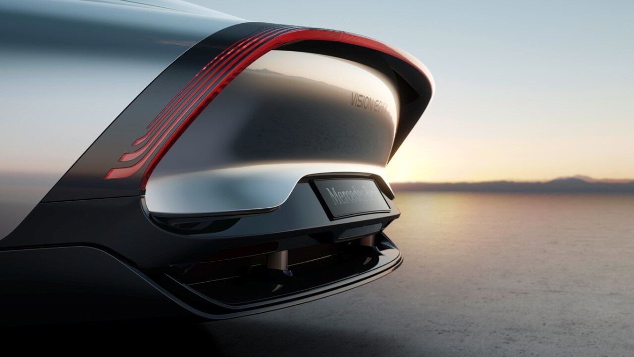 Balise: Mercedes-Benz VISION EQXX demonstreert efficiëntie in de praktijk. VISION EQXX verbreekt eigen efficiëntierecord tijdens zomerse roadtrip van Stuttgart naar Silverstone: 1.202 km op een enkele acculading.